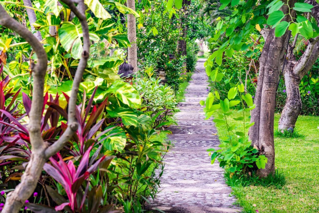 Taman Selini Wahana Beach Resort 페무테란 외부 사진